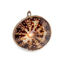 Load image into Gallery viewer, Victorian Seashell Box with Gold Clasp